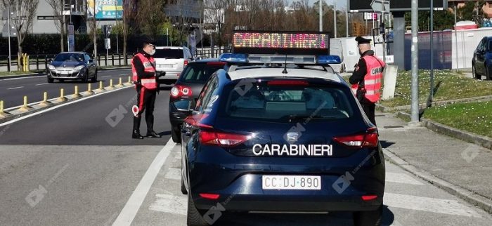 CASTELFRANCO VENETO: POSTI DI CONTROLLO DEI CARABINIERI SULLE STRADE PRINCIPALI.CONTROLLATE PIÙ DI 100 PERSONE, RITIRATE 2 PATENTI DI GUIDA